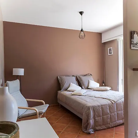 Villa Au Coeur des Vignes en Provence à Châteauneuf-de-Gadagne Extérieur photo